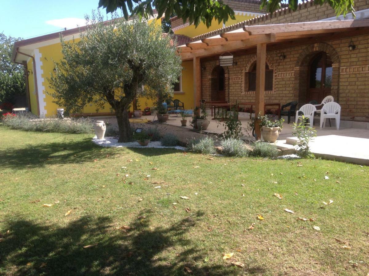Villa "Casa Al Chiazzullo" Mirabella Eclano Eksteriør billede