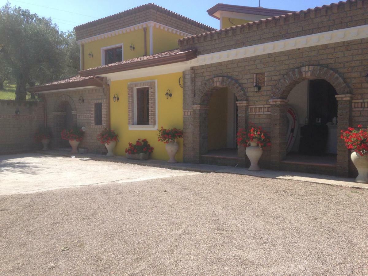 Villa "Casa Al Chiazzullo" Mirabella Eclano Eksteriør billede