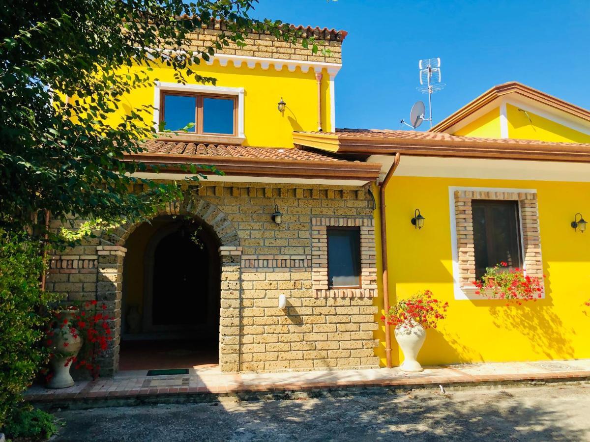 Villa "Casa Al Chiazzullo" Mirabella Eclano Eksteriør billede